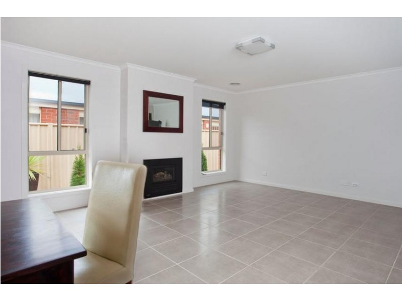 4 Weeroona Keys, East Bendigo VIC 3550