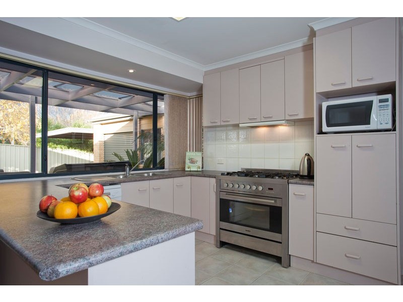 12 Penzance Avenue, Golden Square VIC 3555