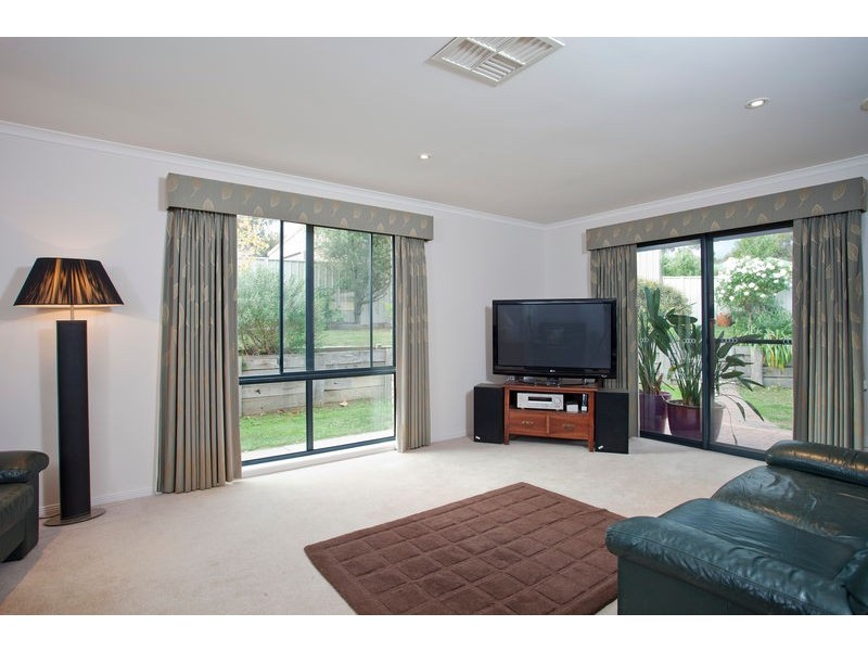 12 Penzance Avenue, Golden Square VIC 3555