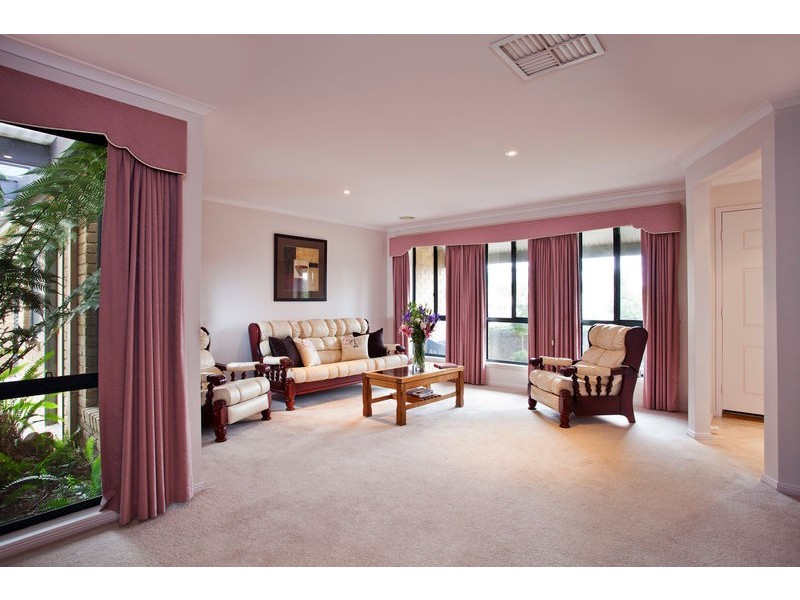 12 Penzance Avenue, Golden Square VIC 3555