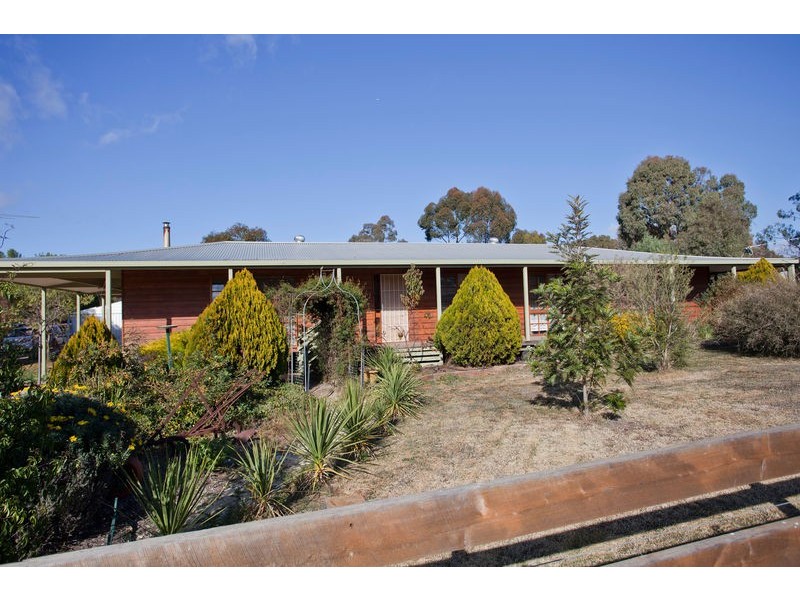 5 Settlers Place, Maiden Gully VIC 3551