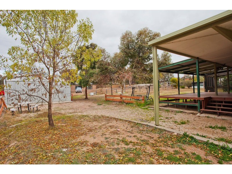 5 Settlers Place, Maiden Gully VIC 3551