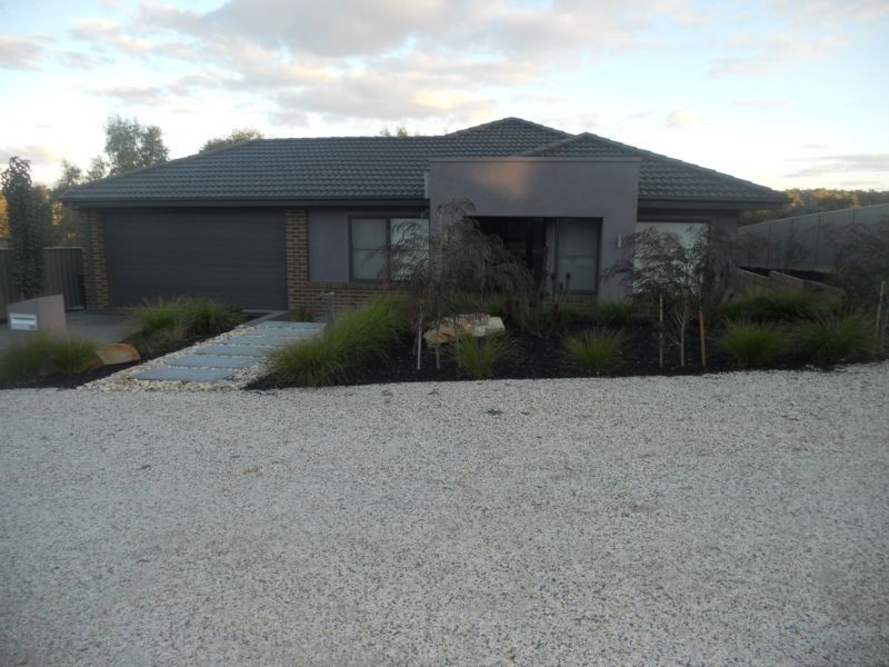 9 Poorinda Crescent, Kangaroo Flat VIC 3555