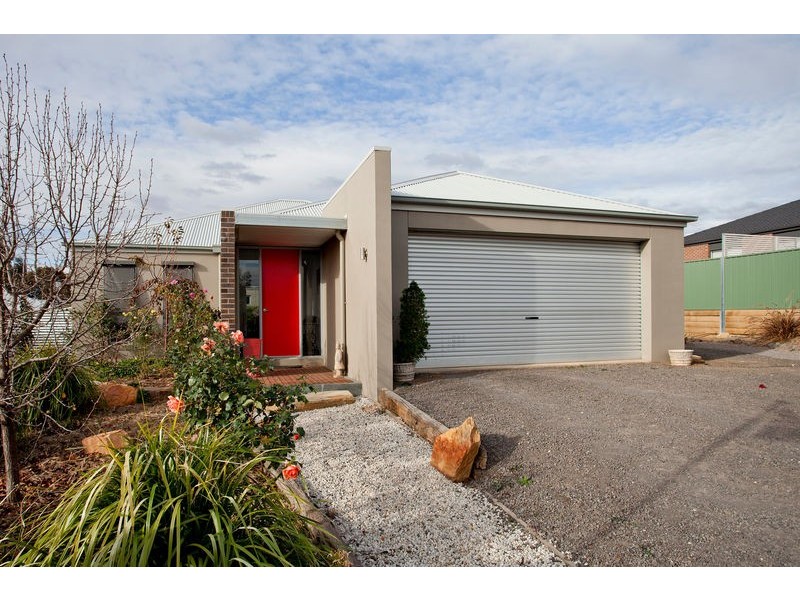 17 Janelle Drive, Maiden Gully VIC 3551