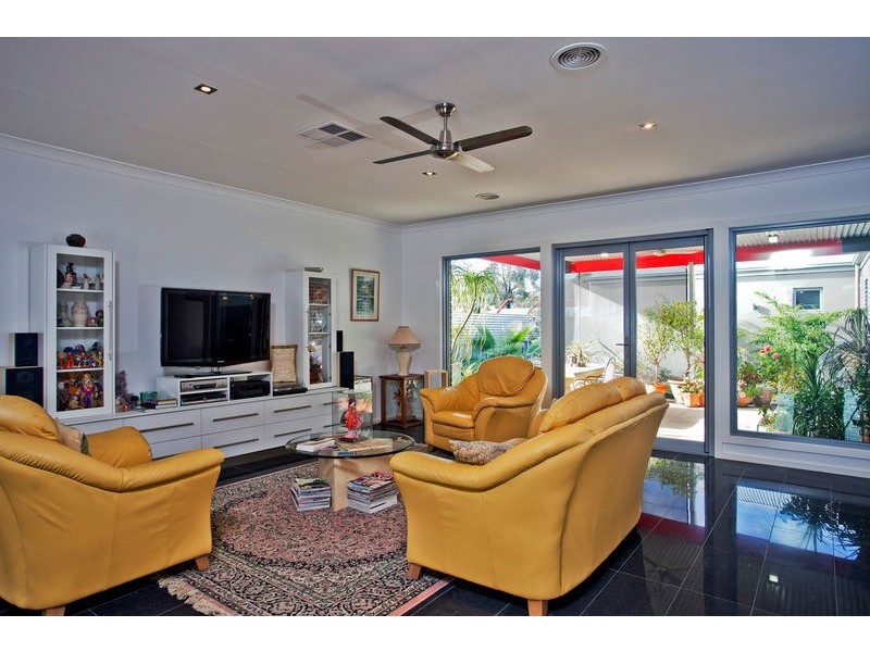 17 Janelle Drive, Maiden Gully VIC 3551