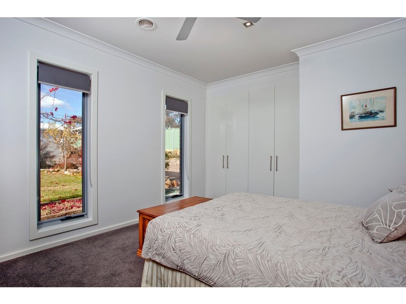 17 Janelle Drive, Maiden Gully VIC 3551