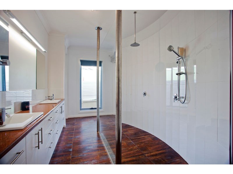 17 Janelle Drive, Maiden Gully VIC 3551