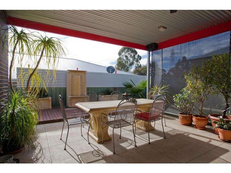 17 Janelle Drive, Maiden Gully VIC 3551