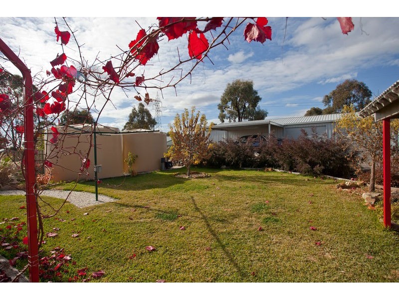 17 Janelle Drive, Maiden Gully VIC 3551