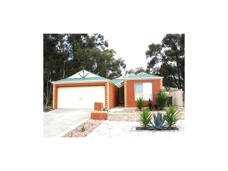 8 Allpress Drive, Golden Square VIC 3555