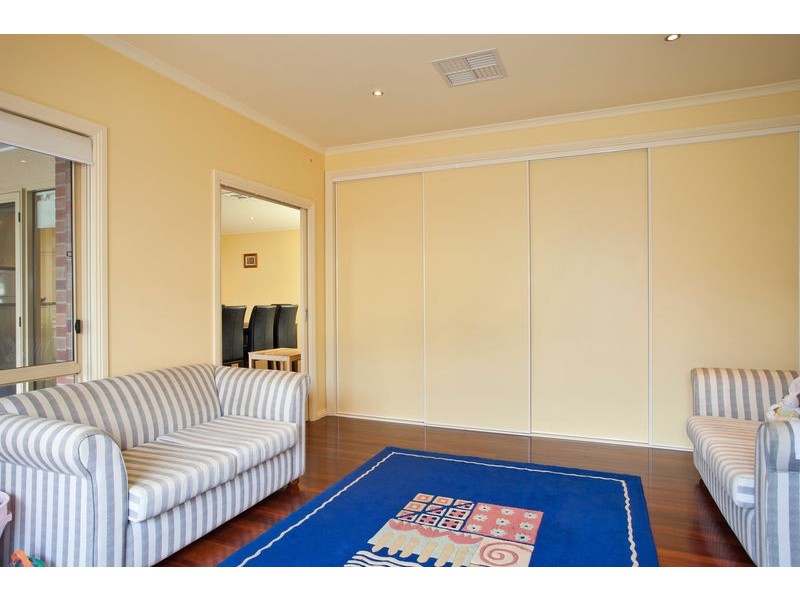 24 Bowles Road, Epsom VIC 3551