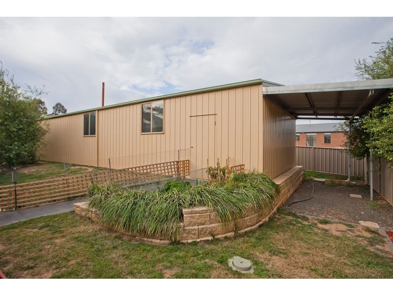 24 Bowles Road, Epsom VIC 3551