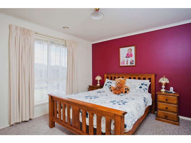 7 Robbins Court, Epsom VIC 3551