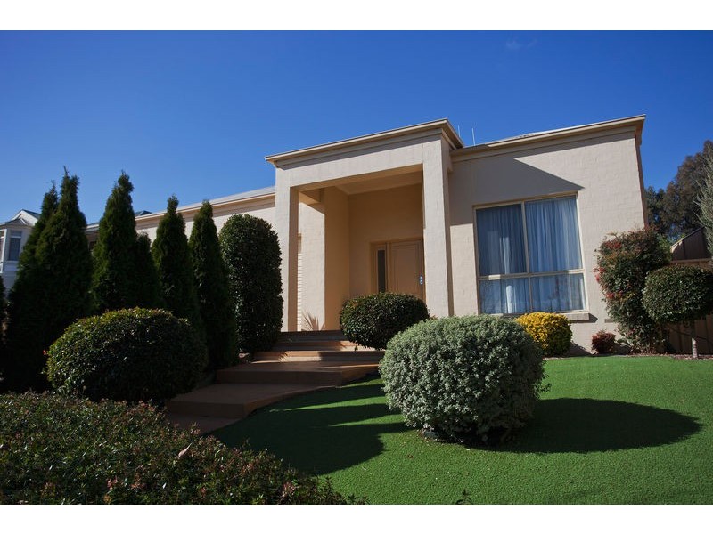 6 Devon Close, Strathdale VIC 3550