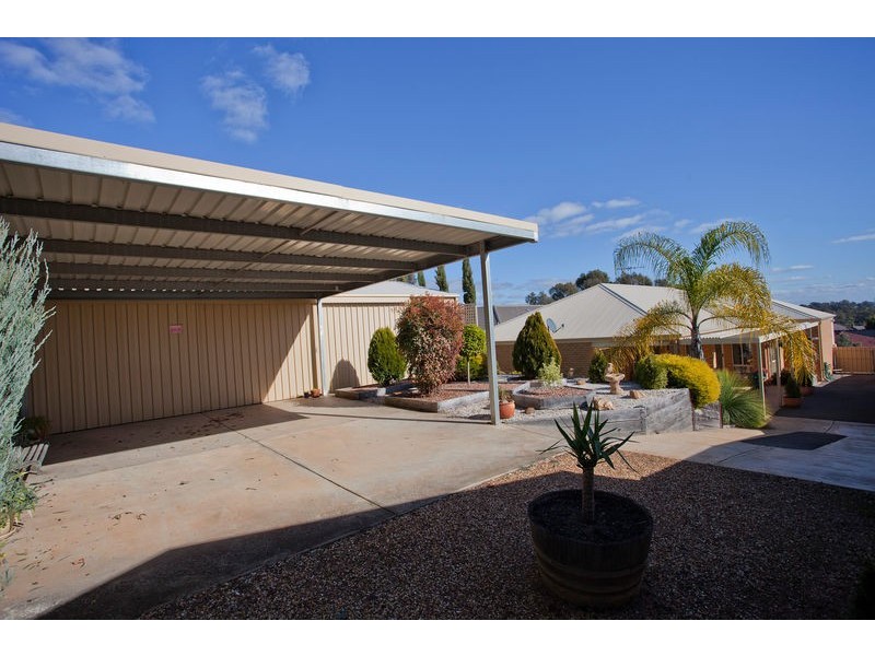 6 Devon Close, Strathdale VIC 3550