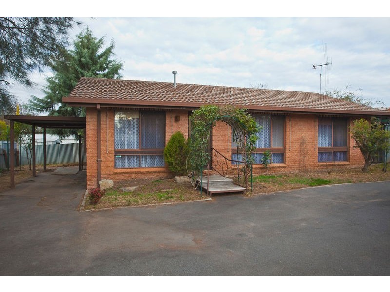 2/11 Brazier Street, Eaglehawk VIC 3556