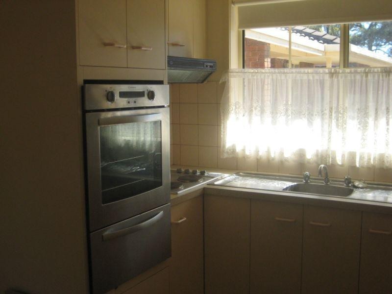 1/8 Biggs Court, Flora Hill VIC 3550