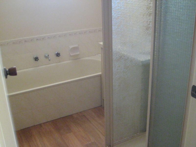 1/8 Biggs Court, Flora Hill VIC 3550