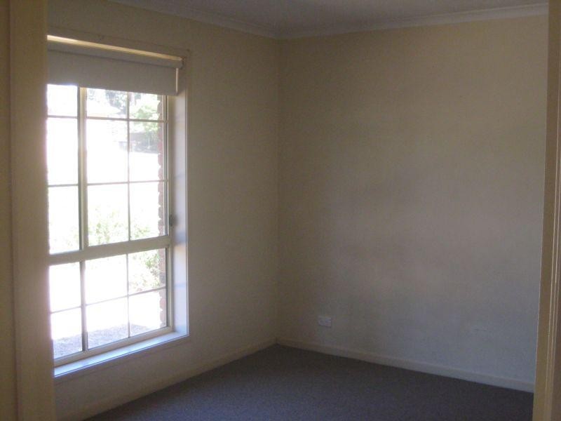 1/8 Biggs Court, Flora Hill VIC 3550