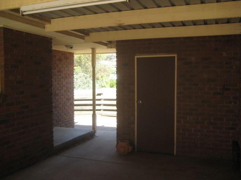 1/8 Biggs Court, Flora Hill VIC 3550