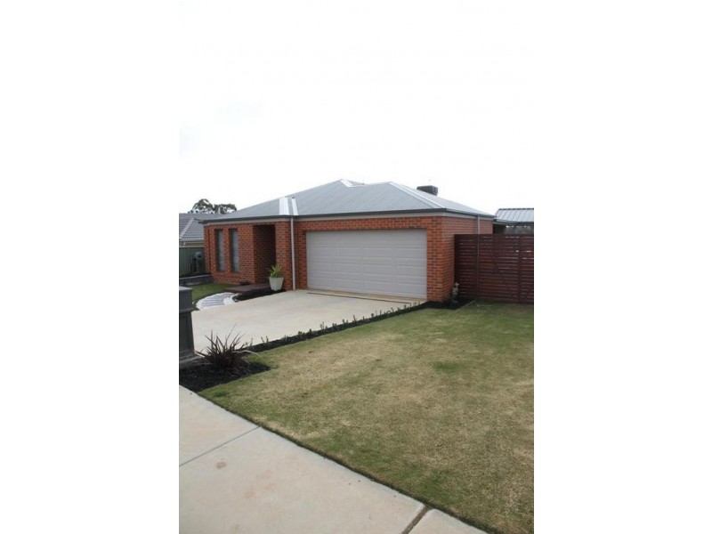 30 Lanark Drive, Junortoun VIC 3551