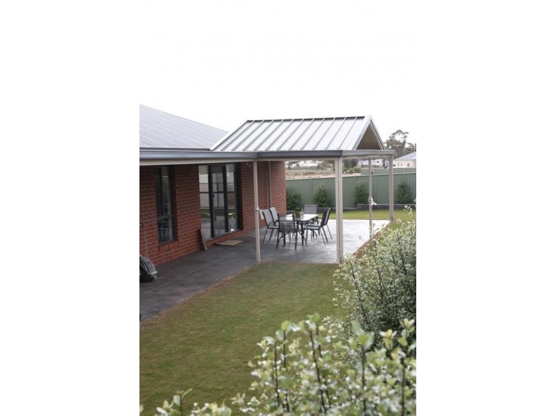 30 Lanark Drive, Junortoun VIC 3551