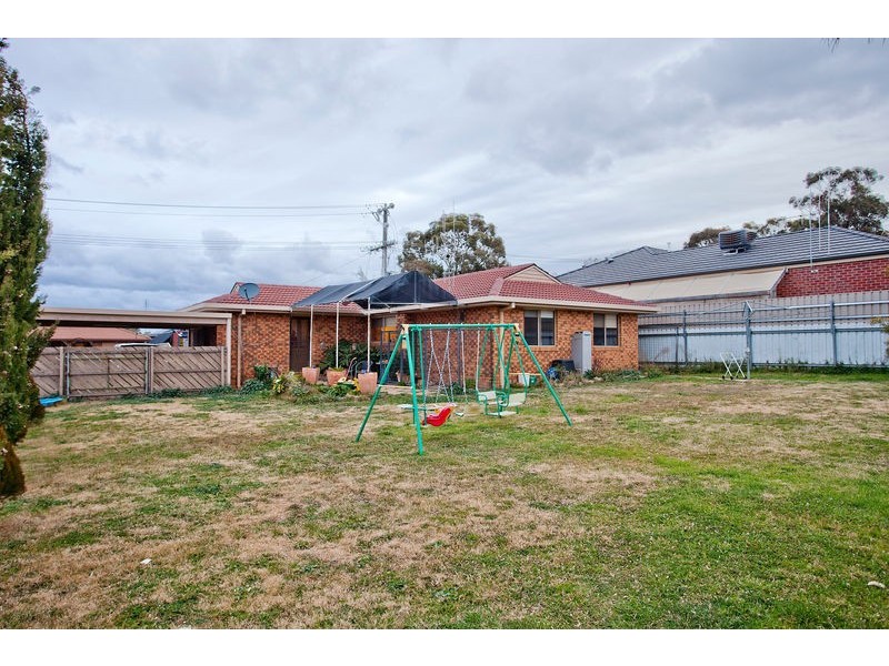 23 Balmoral Drive, Golden Square VIC 3555