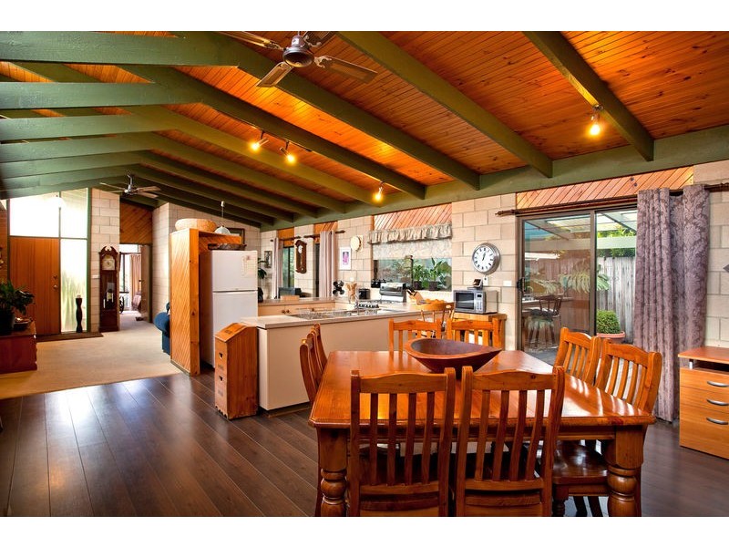 18 William Drive, Kangaroo Flat VIC 3555