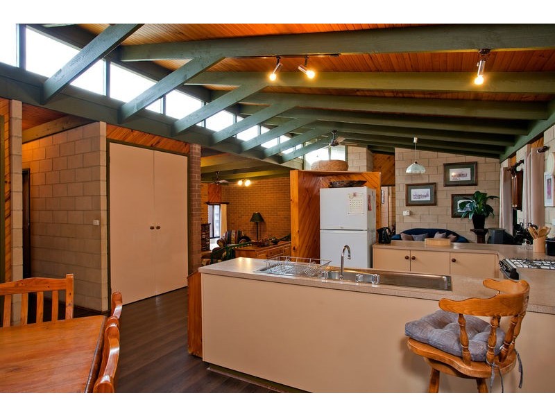 18 William Drive, Kangaroo Flat VIC 3555