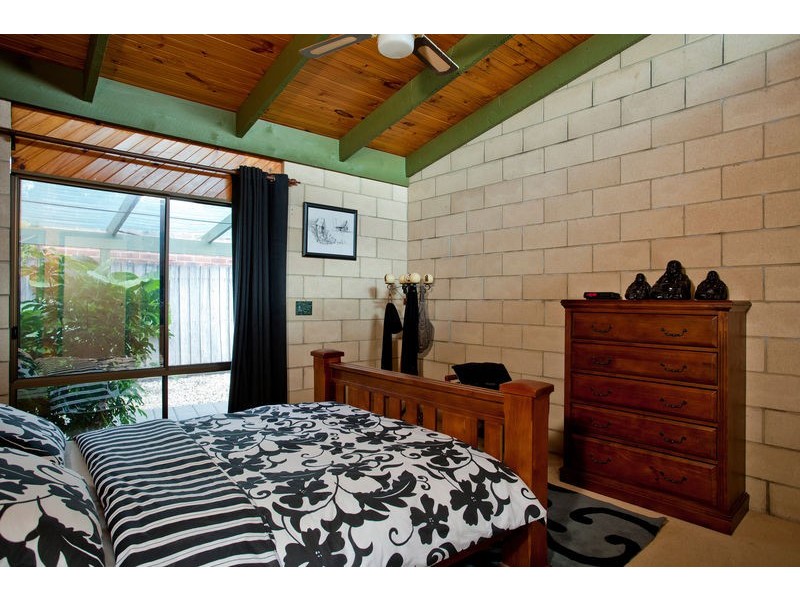 18 William Drive, Kangaroo Flat VIC 3555