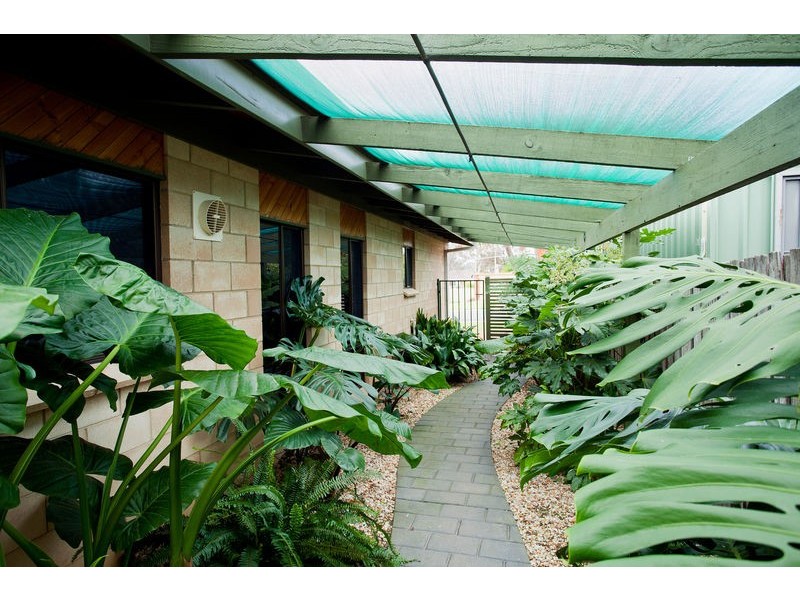 18 William Drive, Kangaroo Flat VIC 3555