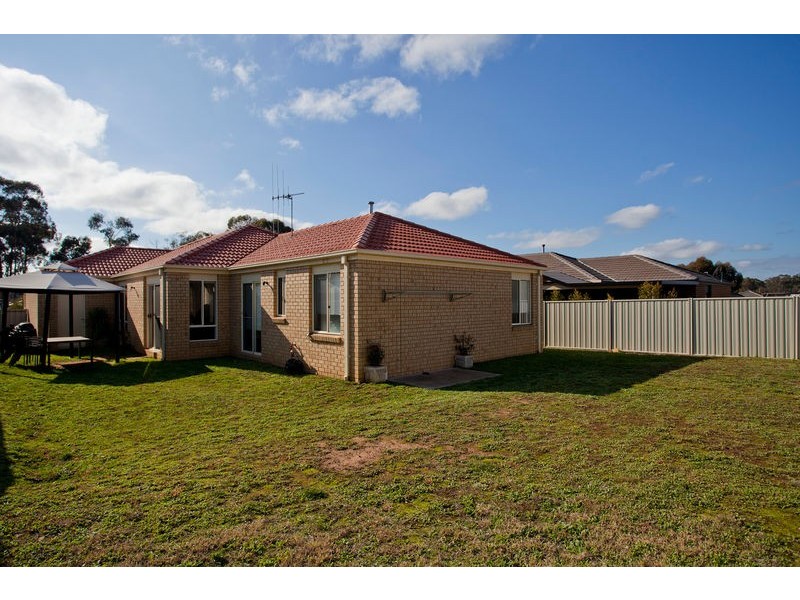 6 Peacock Drive, Epsom VIC 3551