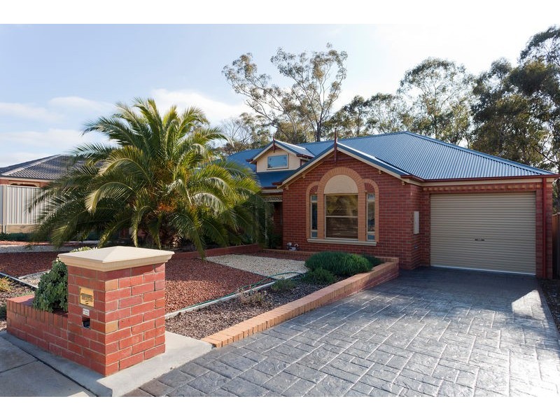 37 Jerribong Way, Kangaroo Flat VIC 3555