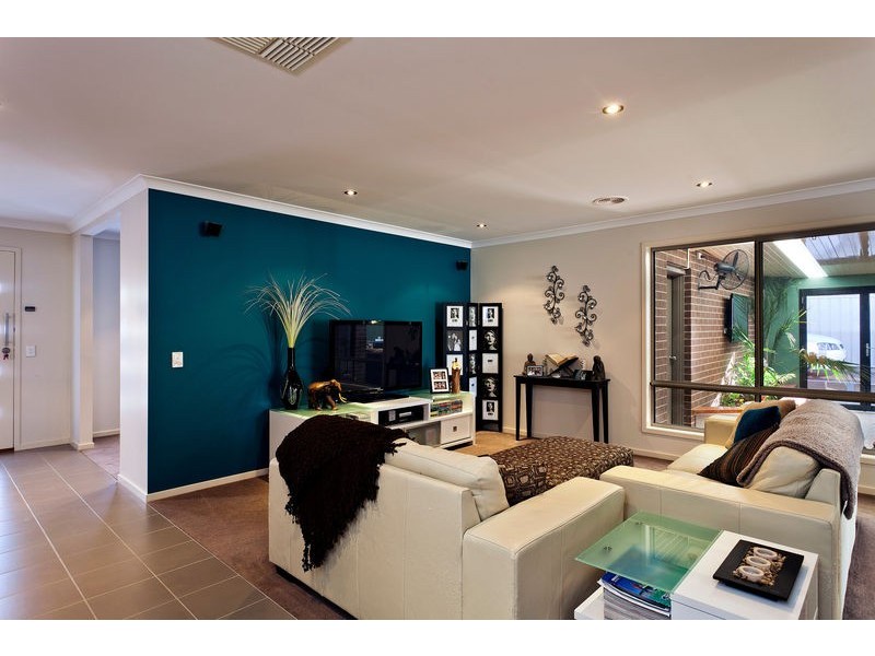 8 Huntingdale Avenue, Eaglehawk VIC 3556