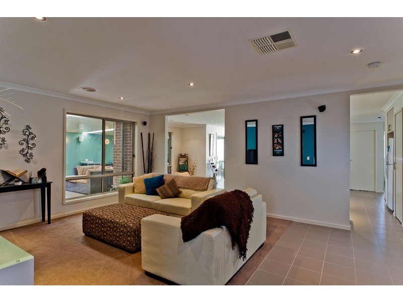 8 Huntingdale Avenue, Eaglehawk VIC 3556