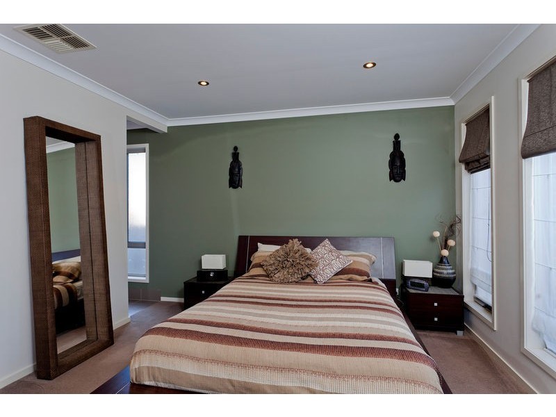 8 Huntingdale Avenue, Eaglehawk VIC 3556