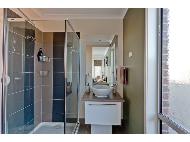 8 Huntingdale Avenue, Eaglehawk VIC 3556