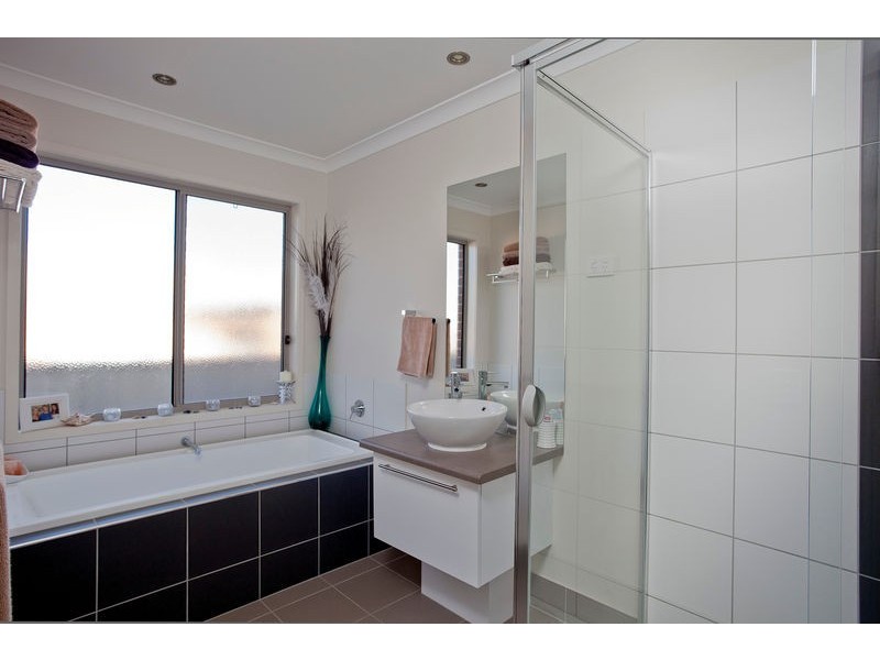 8 Huntingdale Avenue, Eaglehawk VIC 3556