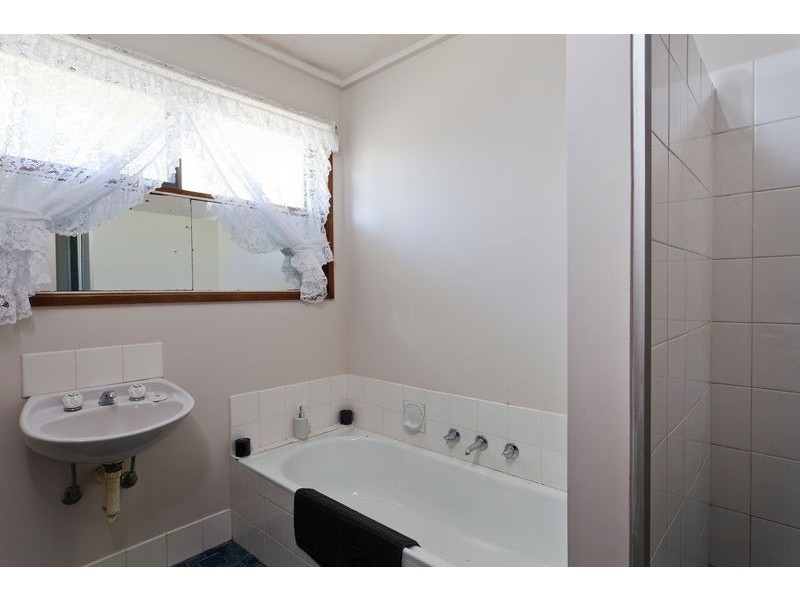 1/1 Mijuda Court, Flora Hill VIC 3550