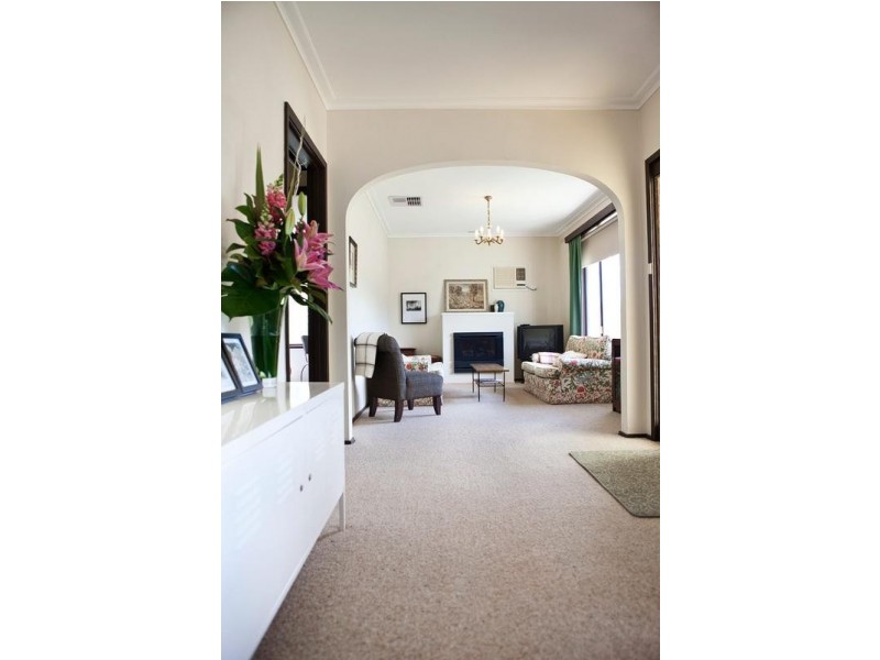 14 Carolin Street, Flora Hill VIC 3550