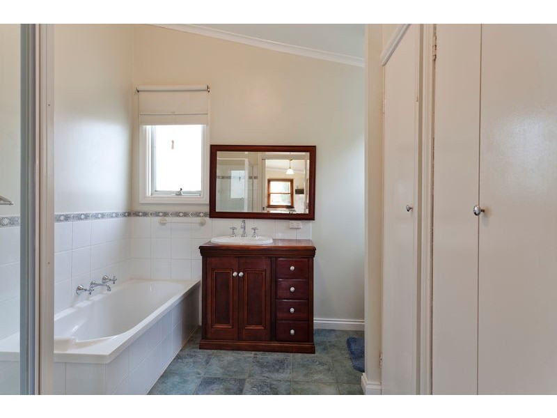 20 Horace Street, Quarry Hill VIC 3550