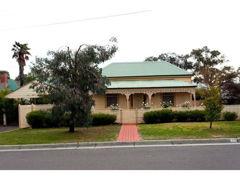 20 Horace Street, Quarry Hill VIC 3550