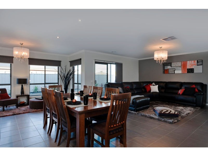 16 Garden Drive, Epsom VIC 3551