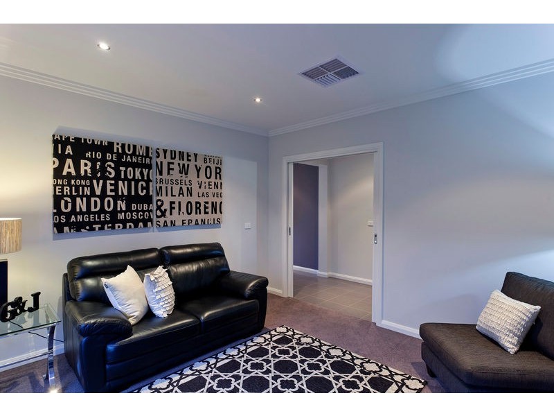 16 Garden Drive, Epsom VIC 3551