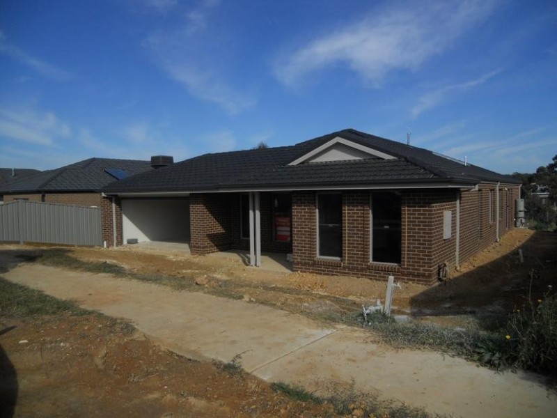 10 Klim Avenue, Kangaroo Flat VIC 3555