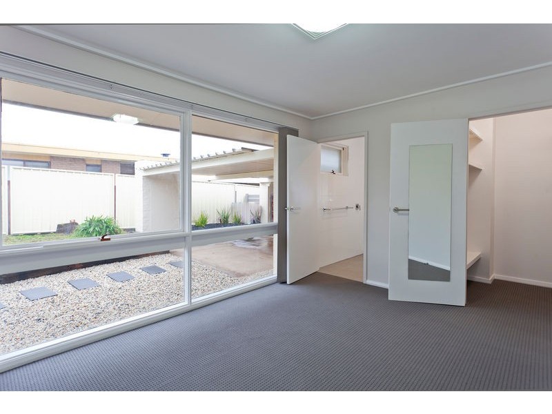 10 Strathdale Crescent, Strathdale VIC 3550