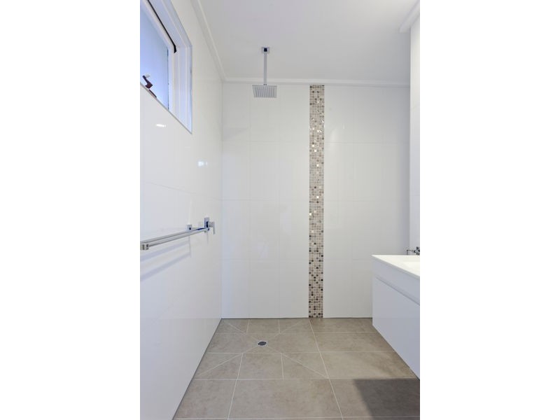 10 Strathdale Crescent, Strathdale VIC 3550