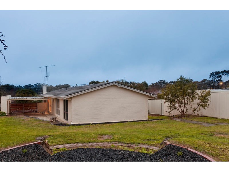 10 Strathdale Crescent, Strathdale VIC 3550