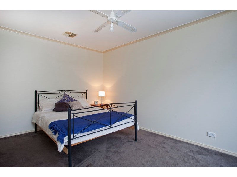 18 Rodney Street, Quarry Hill VIC 3550