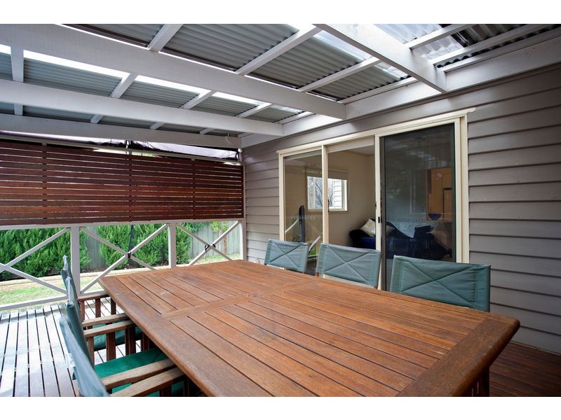 18 Rodney Street, Quarry Hill VIC 3550